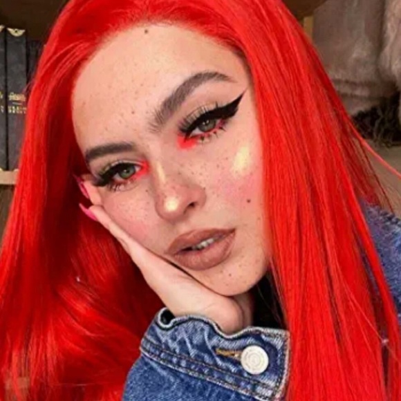 - 22” RED STRAIGHTLACE FRONT WIG*NEW*